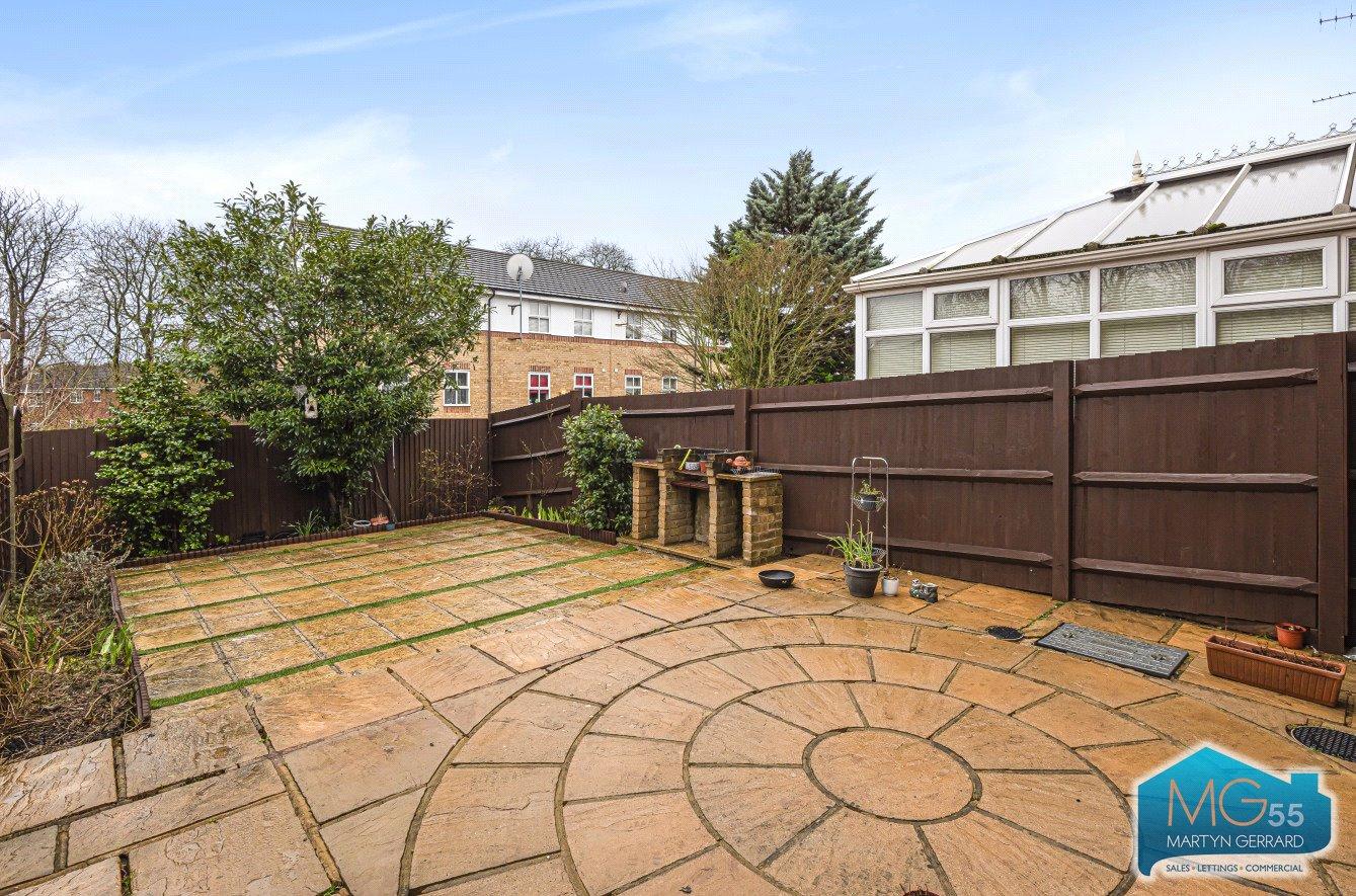 3 bedroom Semi-Detached House to rent - Martyn Gerrard