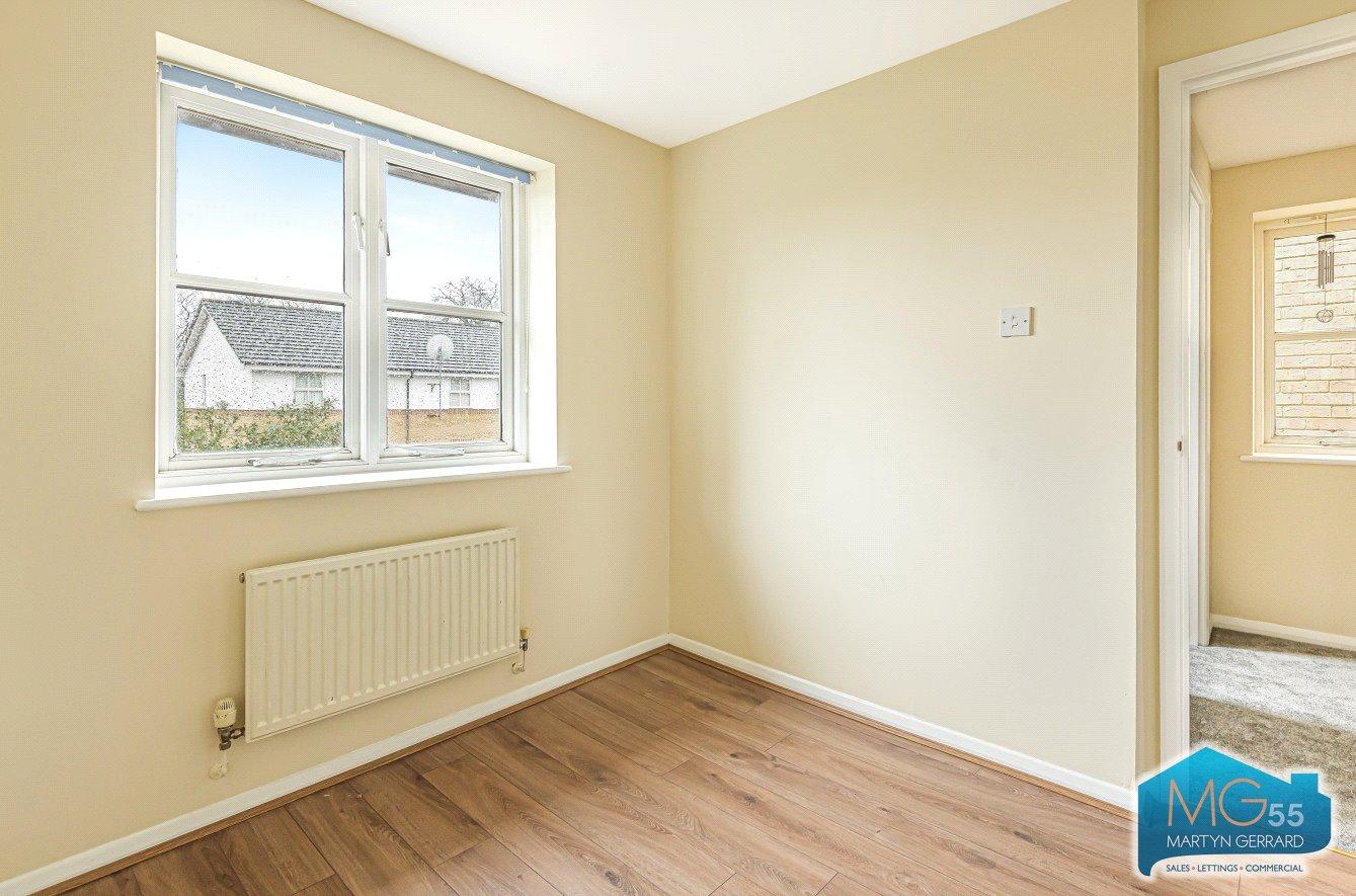 3 bedroom Semi-Detached House to rent - Martyn Gerrard