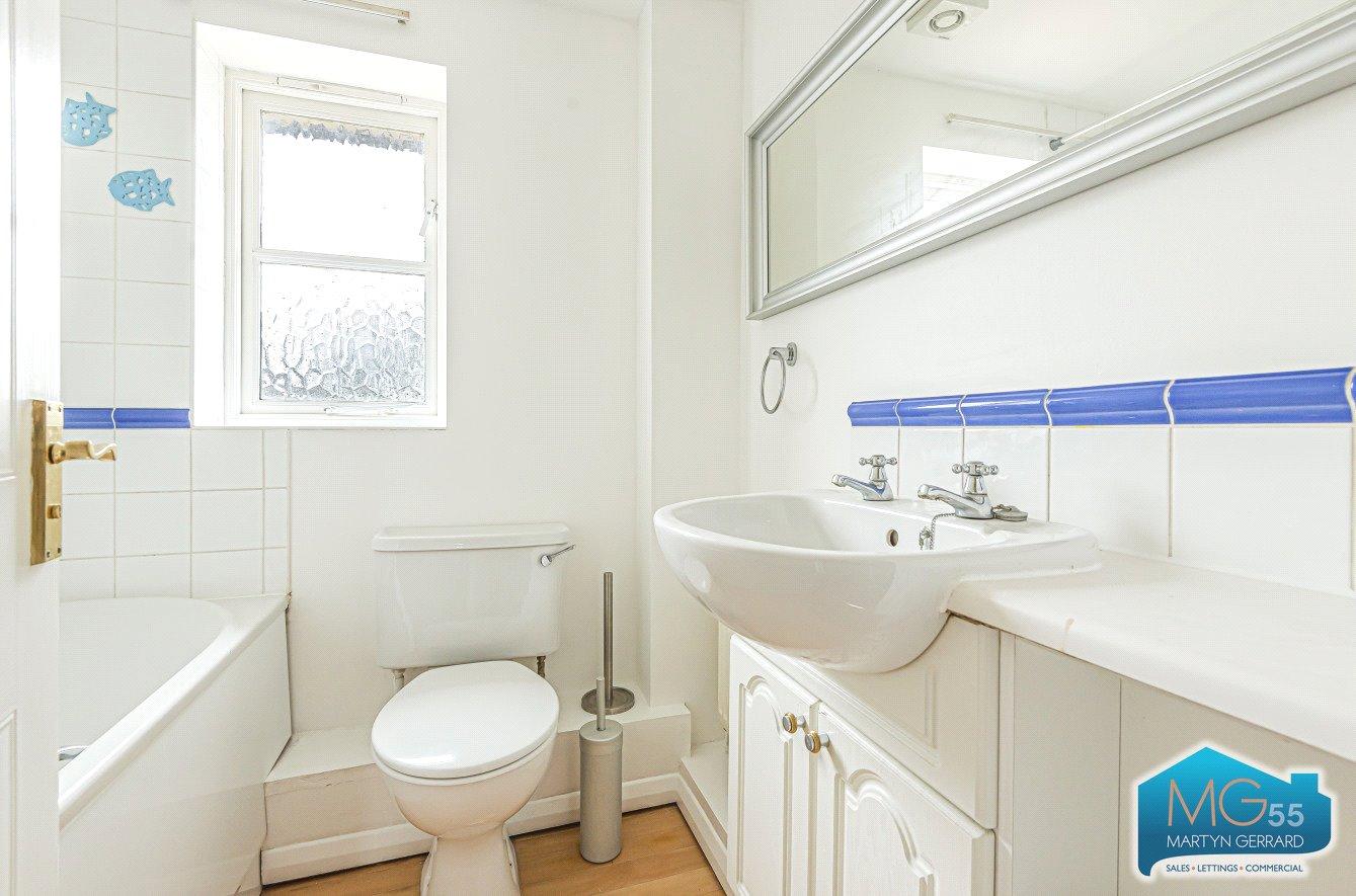 3 bedroom Semi-Detached House to rent - Martyn Gerrard