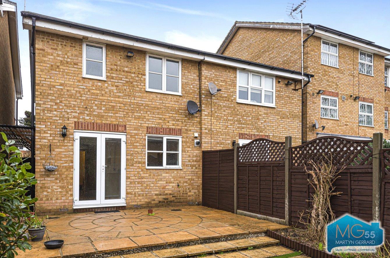 3 bedroom Semi-Detached House to rent - Martyn Gerrard