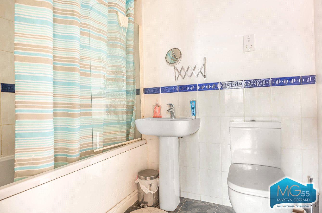 2 bedroom Apartment to rent - Martyn Gerrard