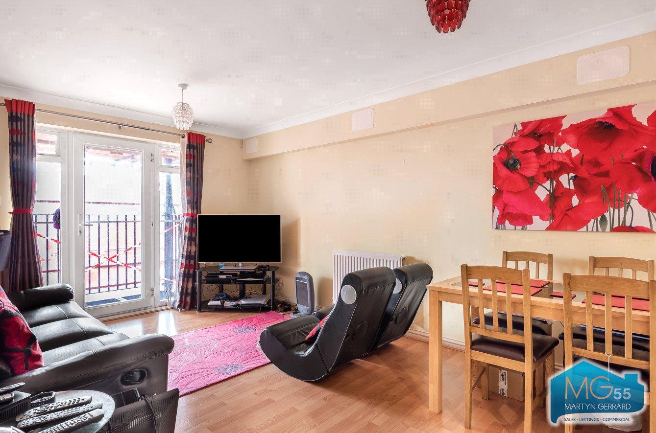 2 bedroom Apartment to rent - Martyn Gerrard