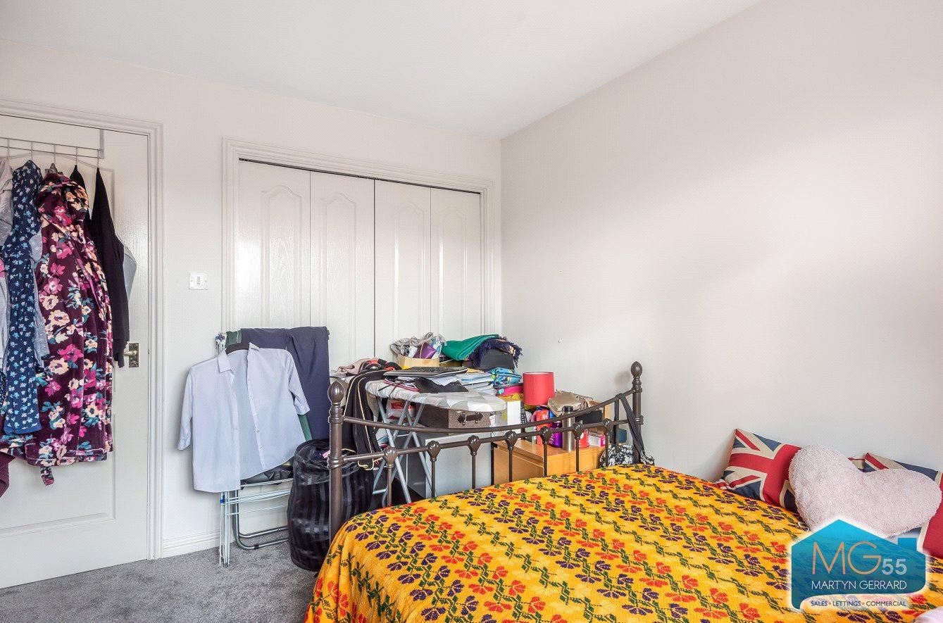 2 bedroom Apartment to rent - Martyn Gerrard