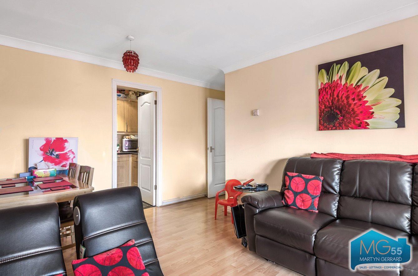 2 bedroom Apartment to rent - Martyn Gerrard