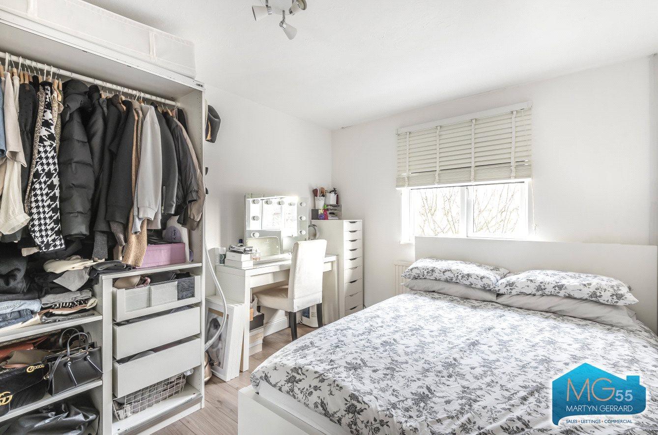 2 bedroom Apartment to rent - Martyn Gerrard