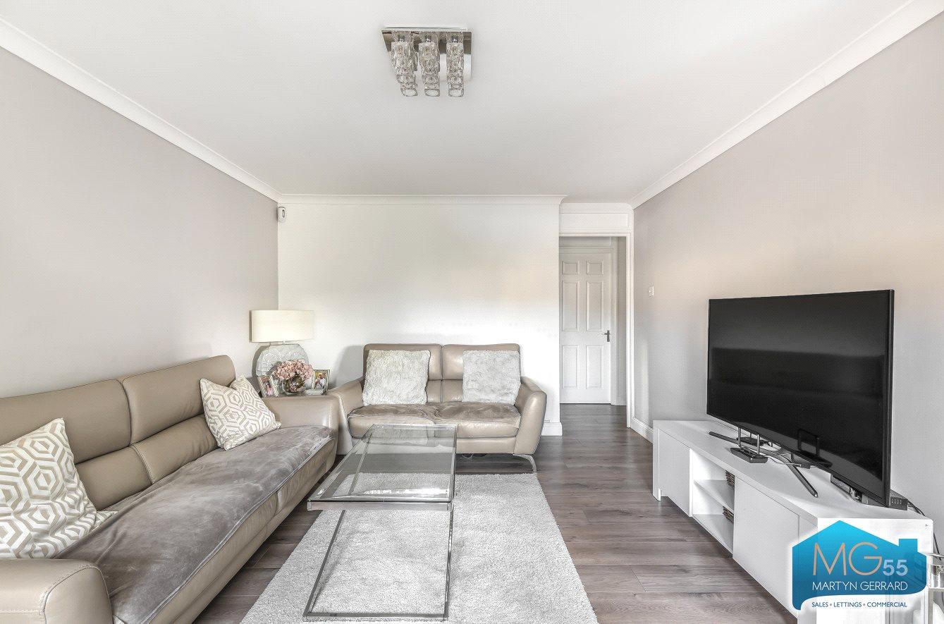 2 bedroom Apartment to rent - Martyn Gerrard