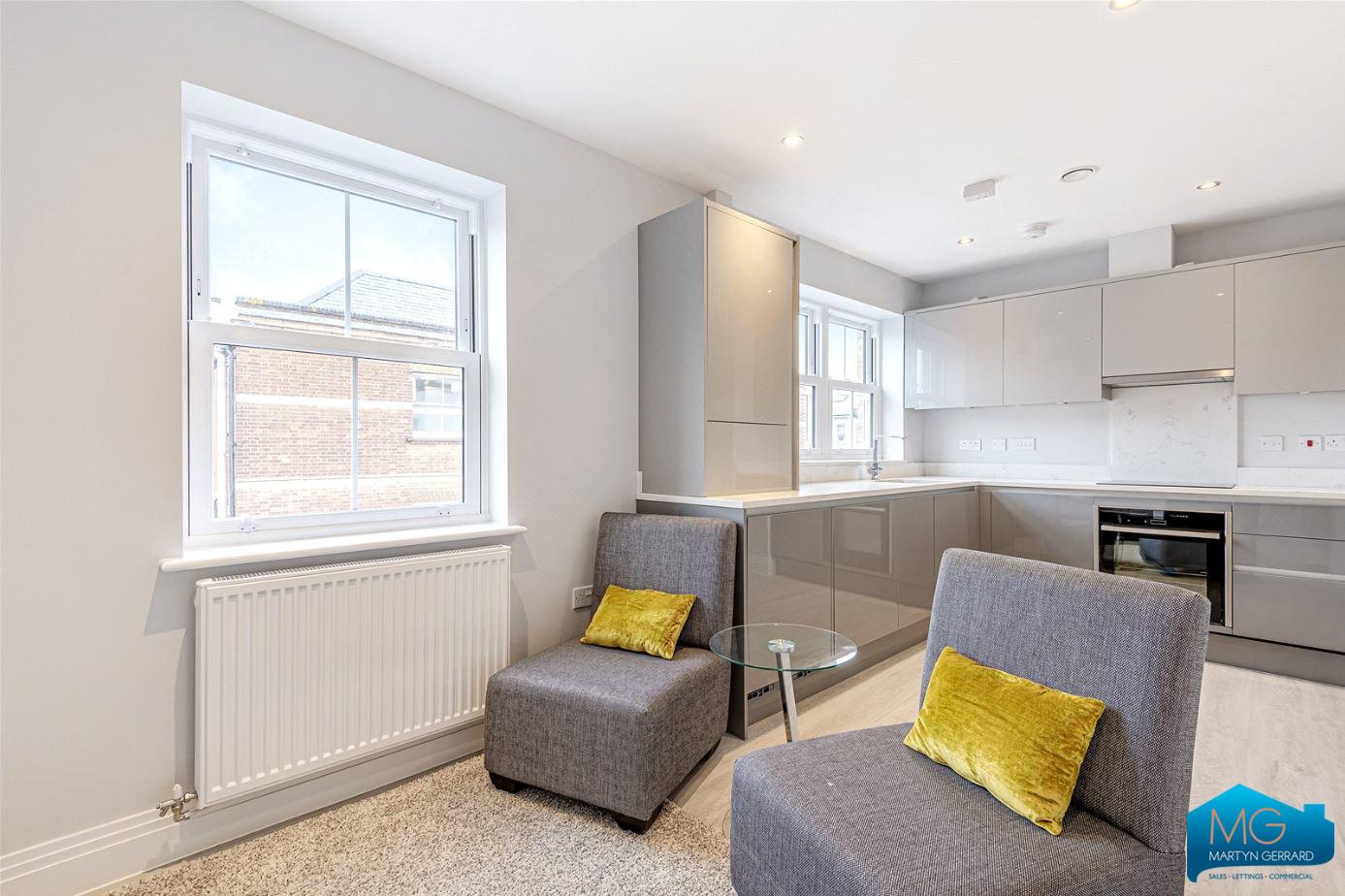 2 bedroom Apartment to rent - Martyn Gerrard