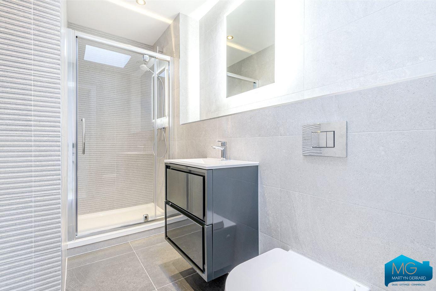 2 bedroom Apartment to rent - Martyn Gerrard