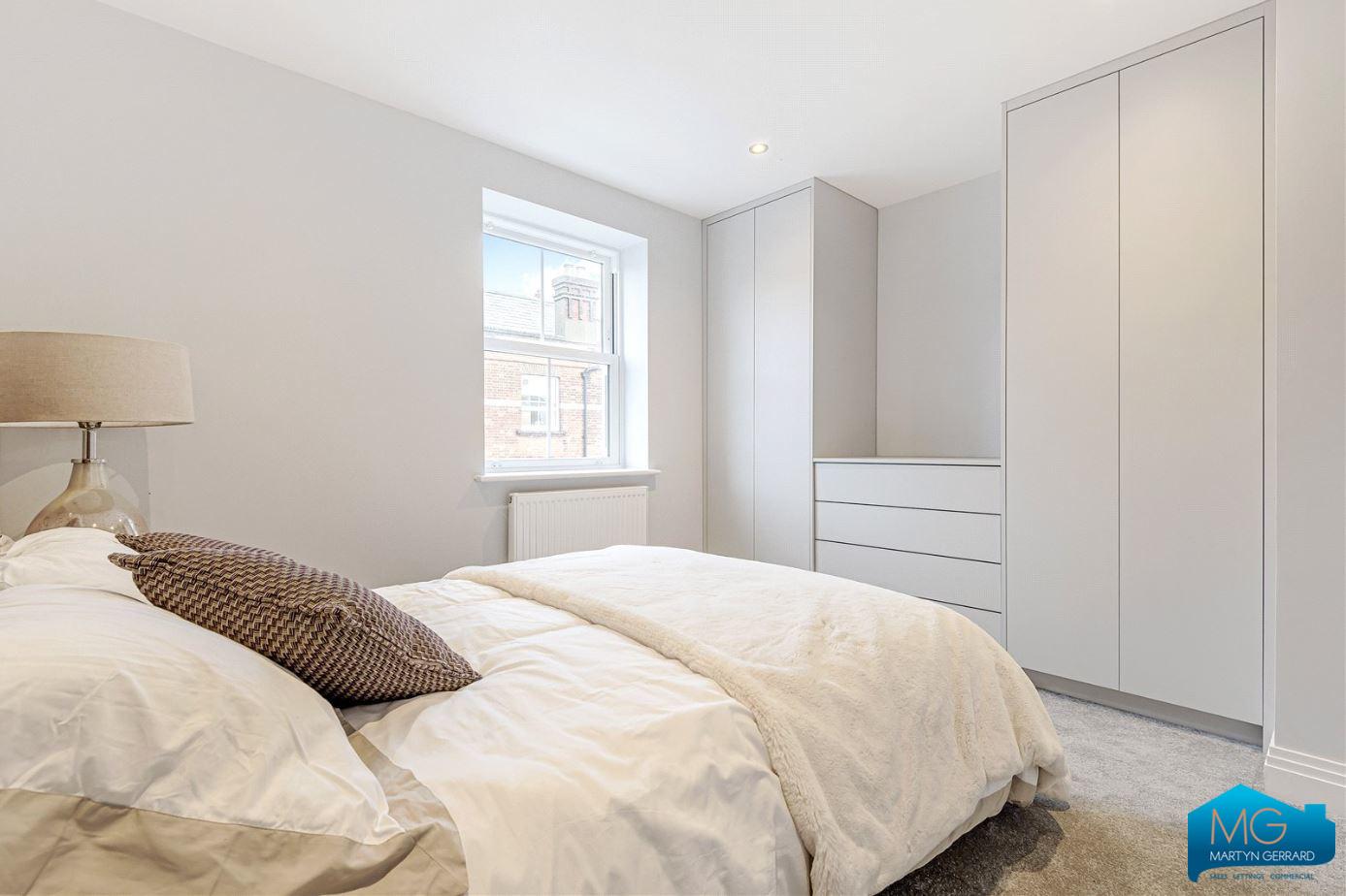 2 bedroom Apartment to rent - Martyn Gerrard
