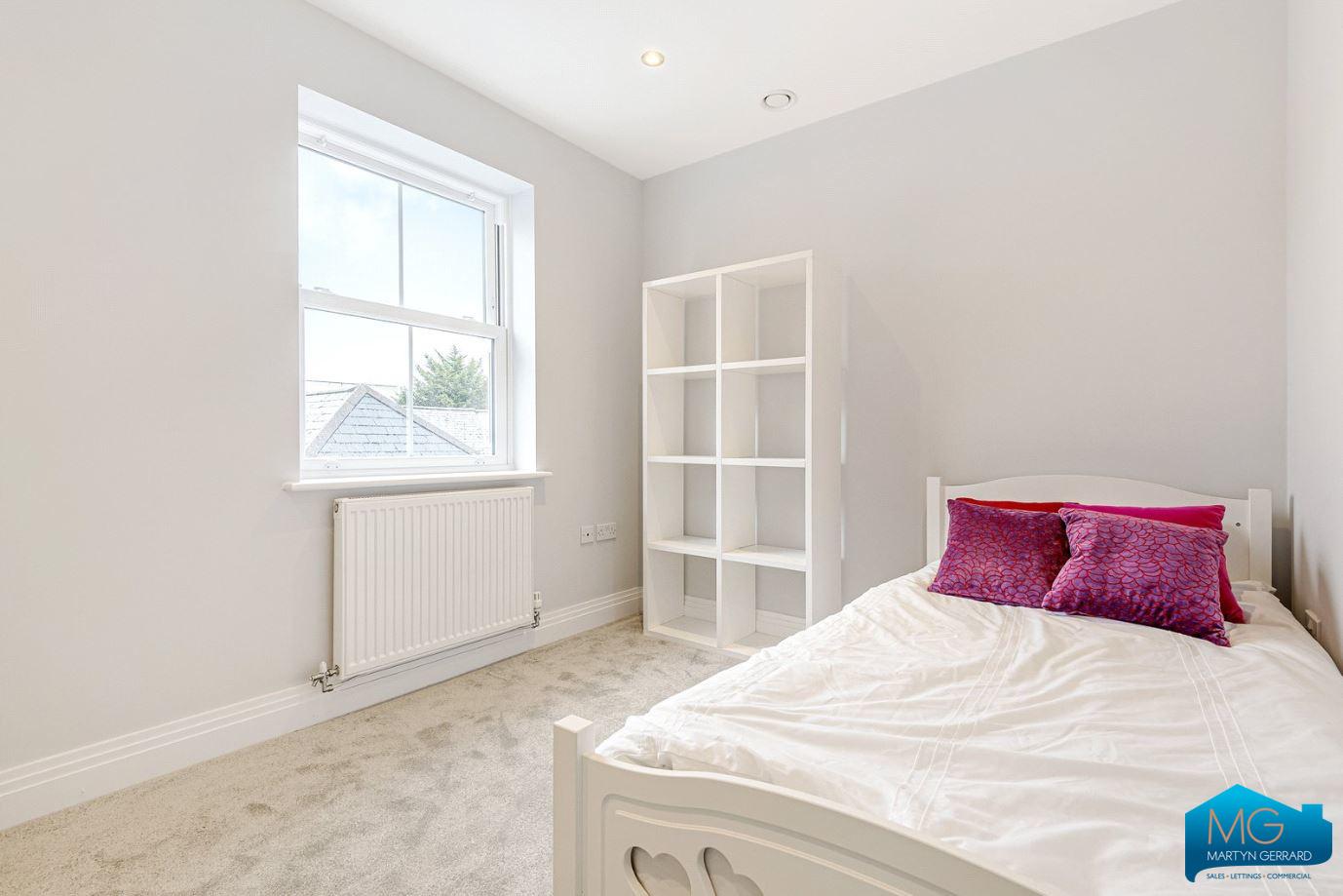 2 bedroom Apartment to rent - Martyn Gerrard