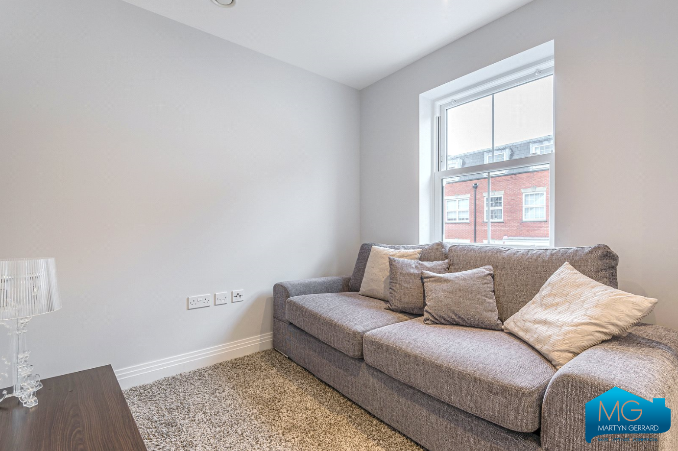 2 bedroom Apartment to rent - Martyn Gerrard