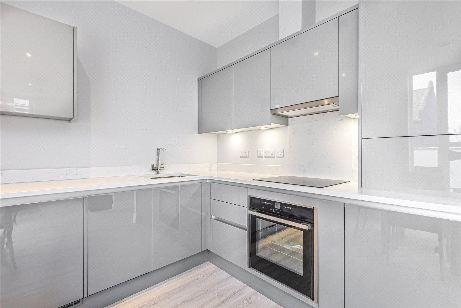 2 bedroom Apartment to rent - Martyn Gerrard