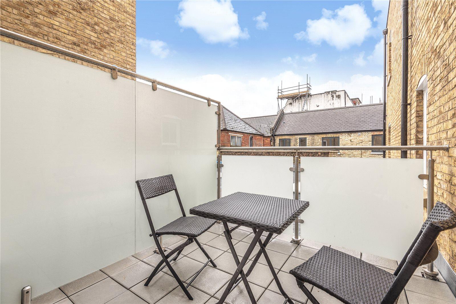 2 bedroom Apartment to rent - Martyn Gerrard