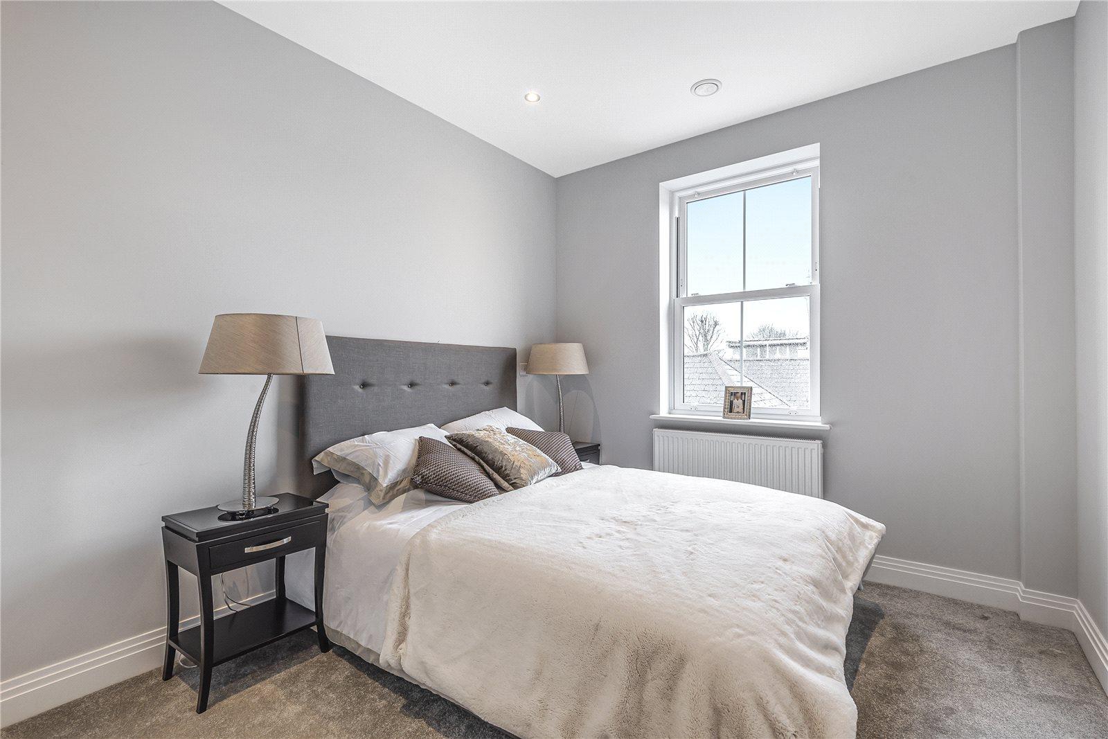 2 bedroom Apartment to rent - Martyn Gerrard