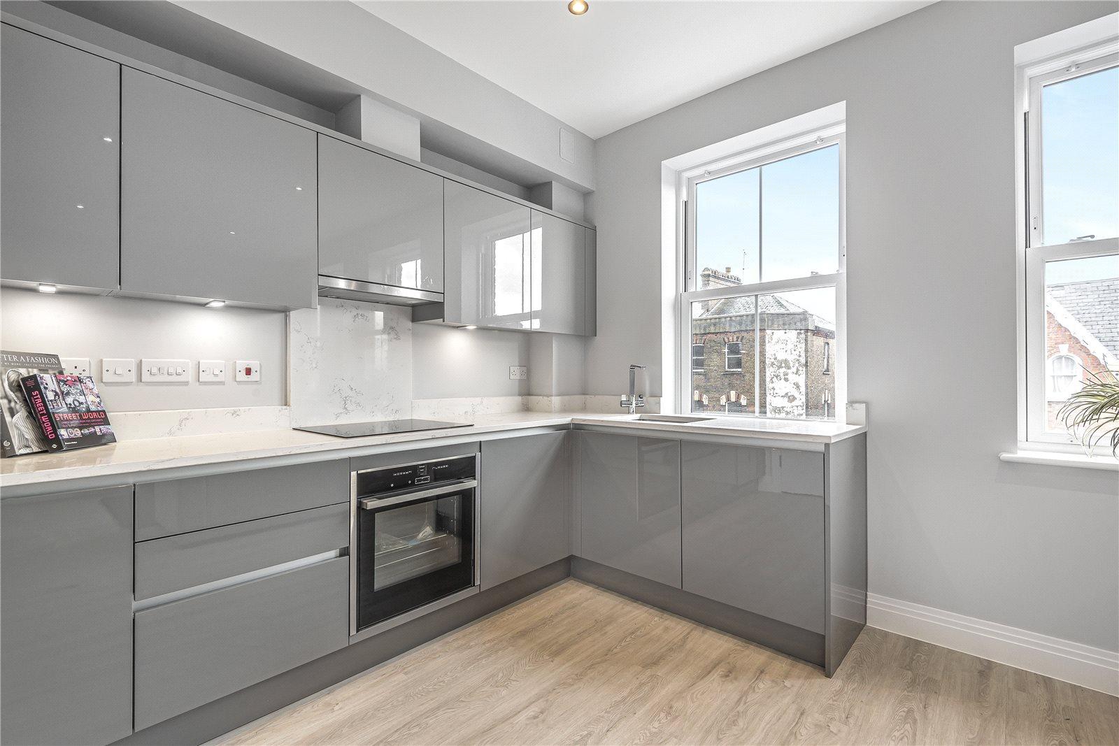 2 bedroom Apartment to rent - Martyn Gerrard