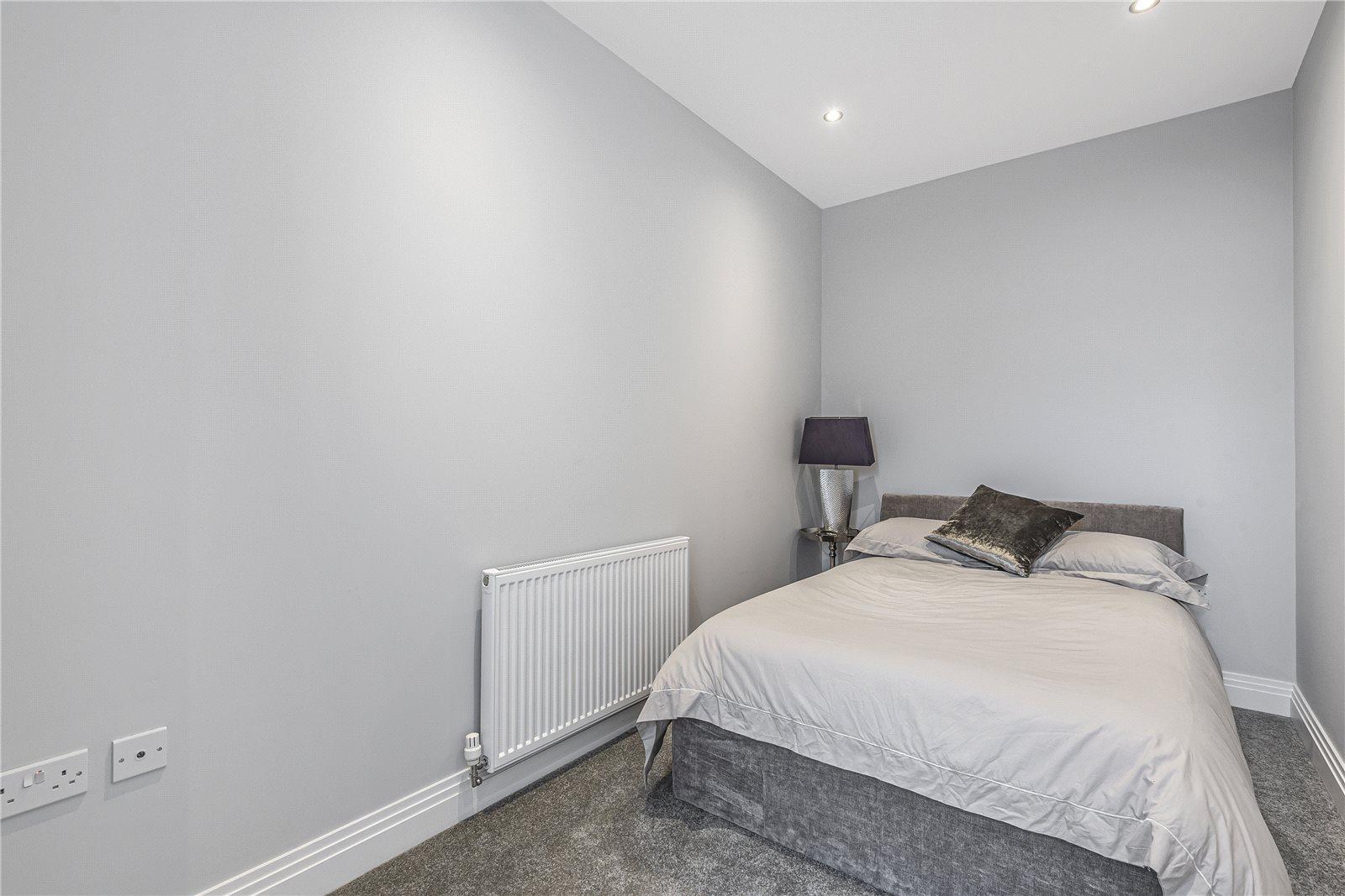 2 bedroom Apartment to rent - Martyn Gerrard