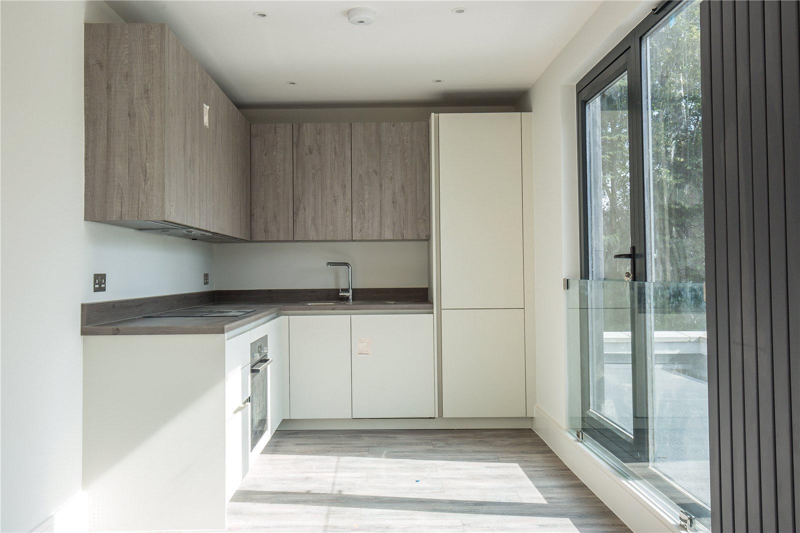 2 bedroom Apartment to rent - Martyn Gerrard