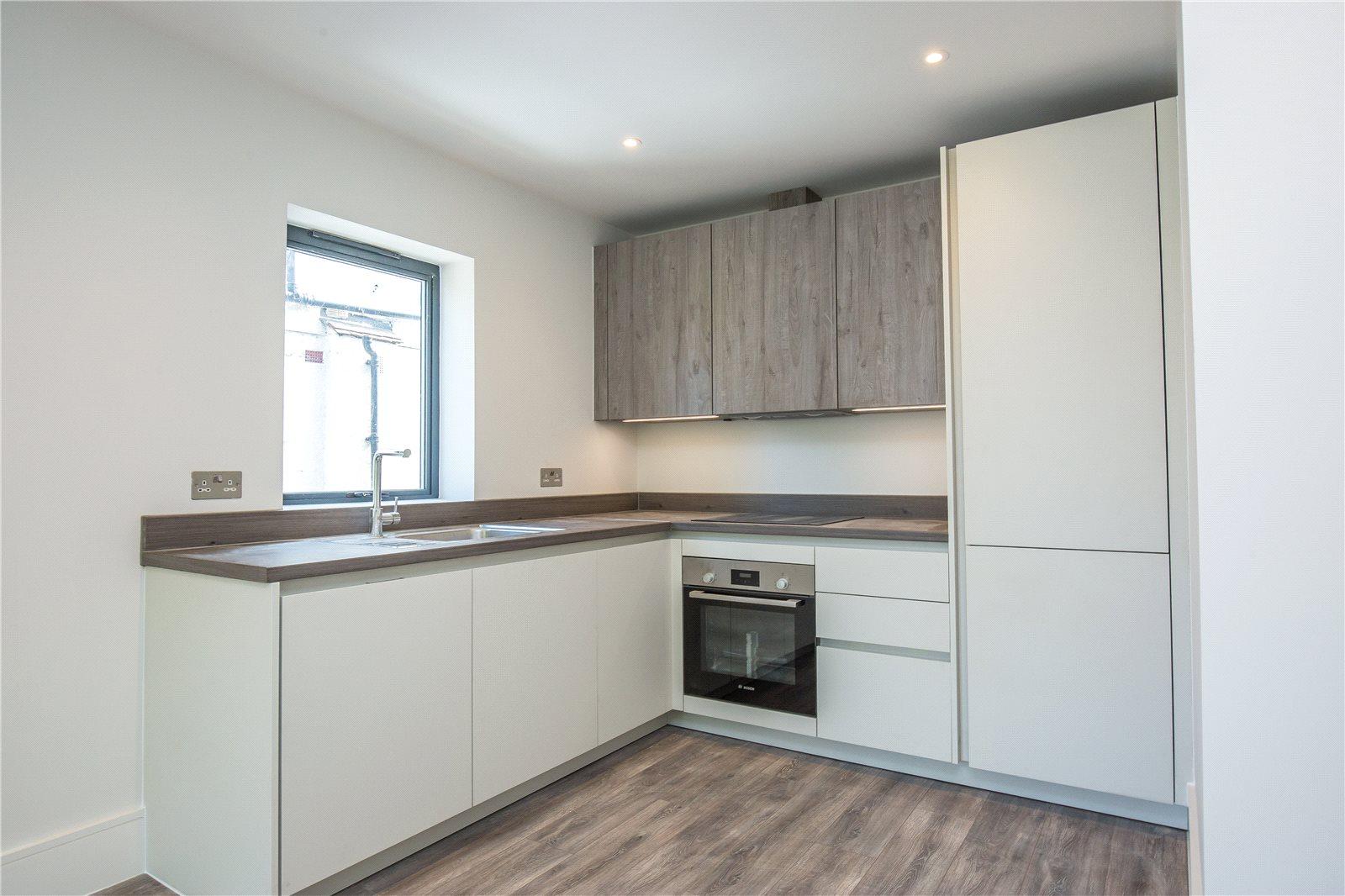 2 bedroom Apartment to rent - Martyn Gerrard