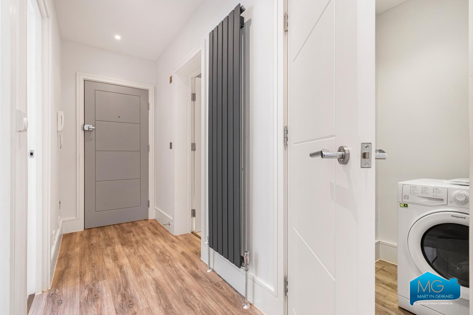 3 bedroom Ground Floor Flat to rent - Martyn Gerrard
