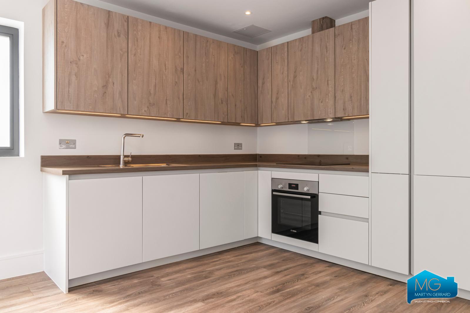 3 bedroom Ground Floor Flat to rent - Martyn Gerrard