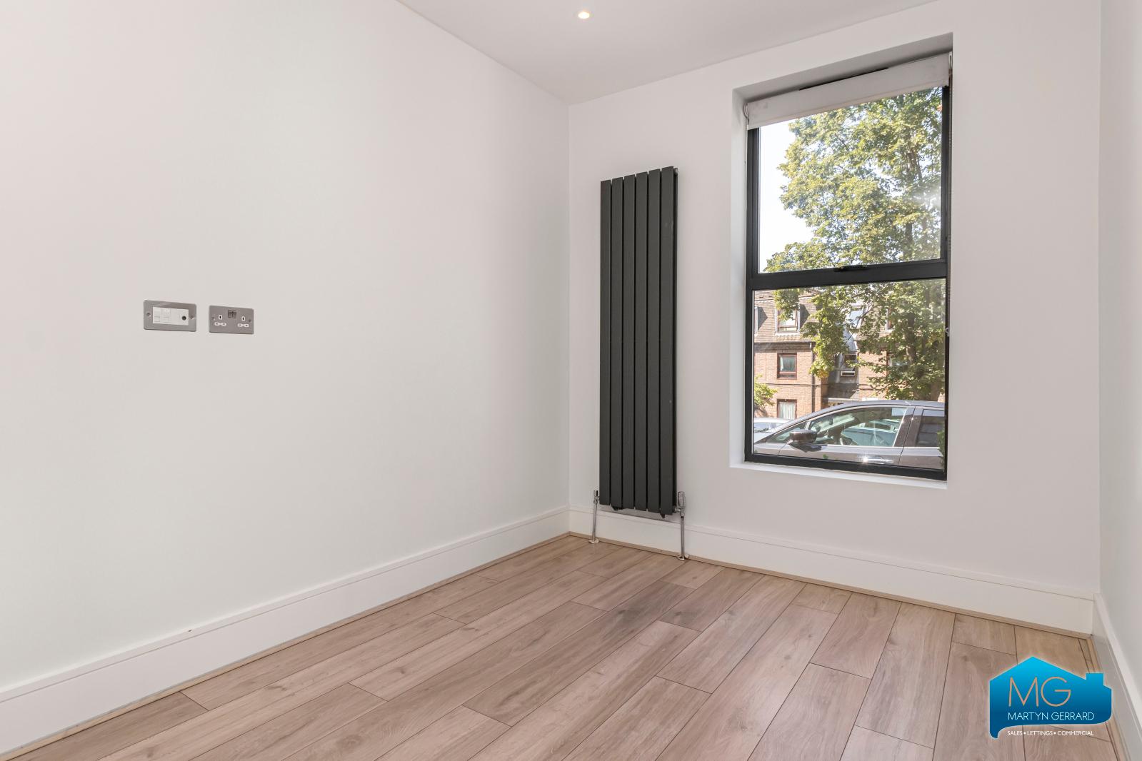 3 bedroom Ground Floor Flat to rent - Martyn Gerrard