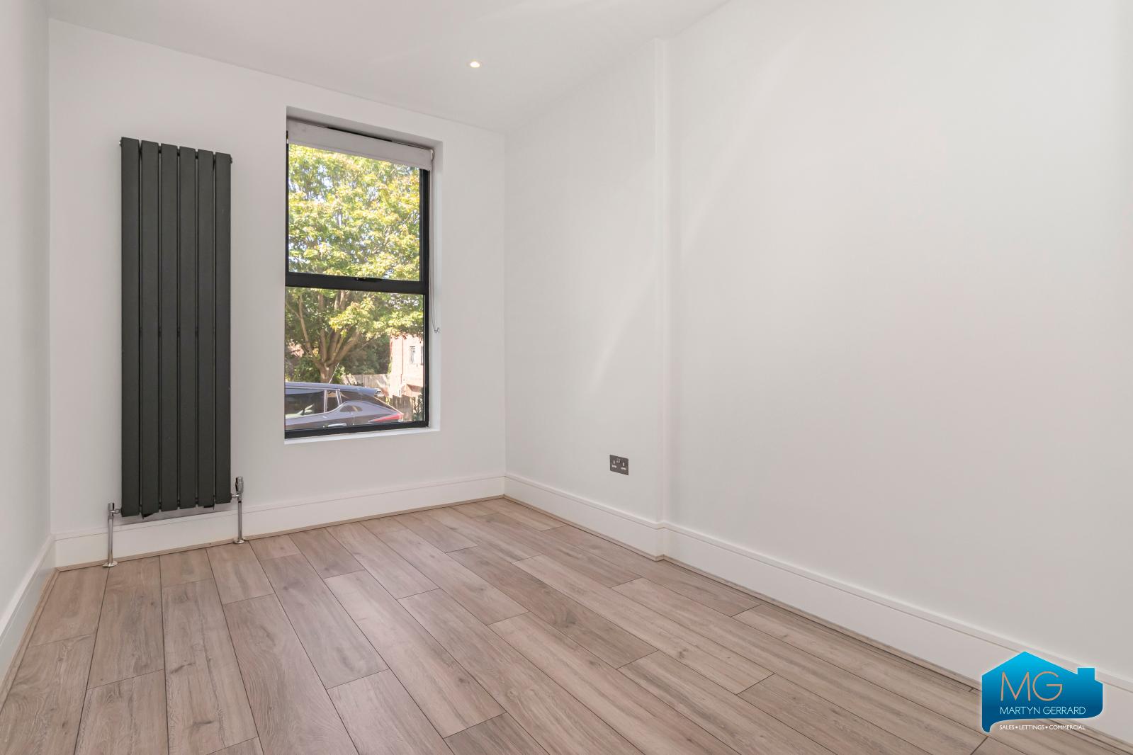 3 bedroom Ground Floor Flat to rent - Martyn Gerrard