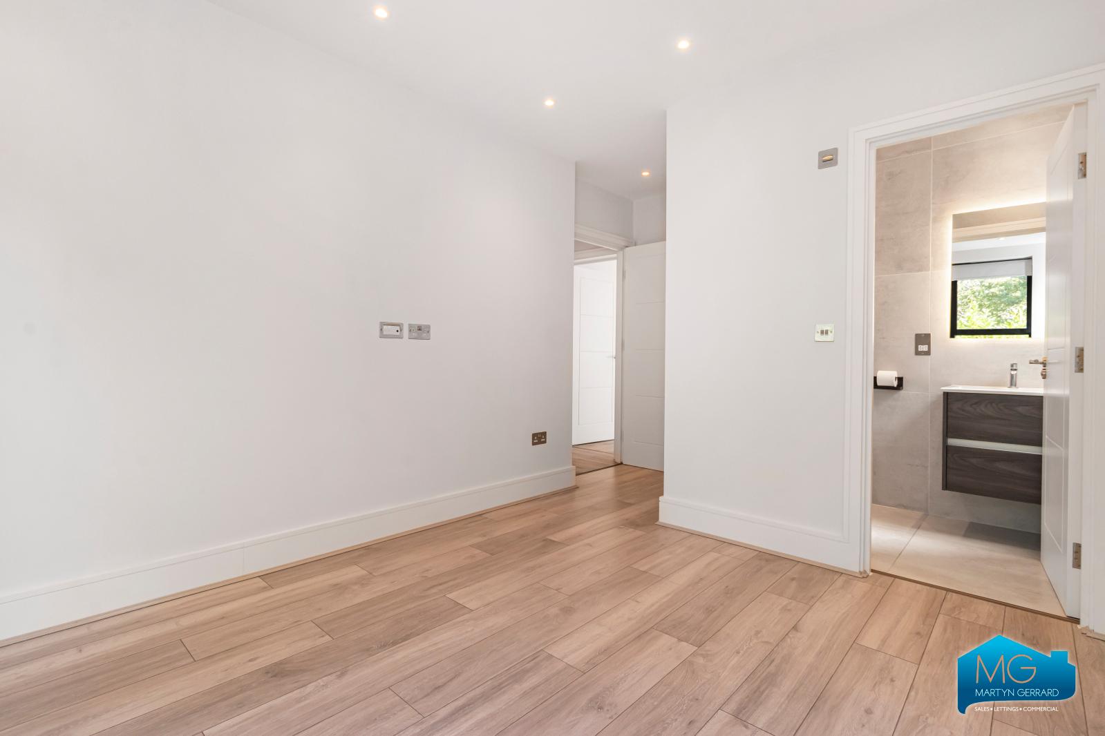 3 bedroom Ground Floor Flat to rent - Martyn Gerrard