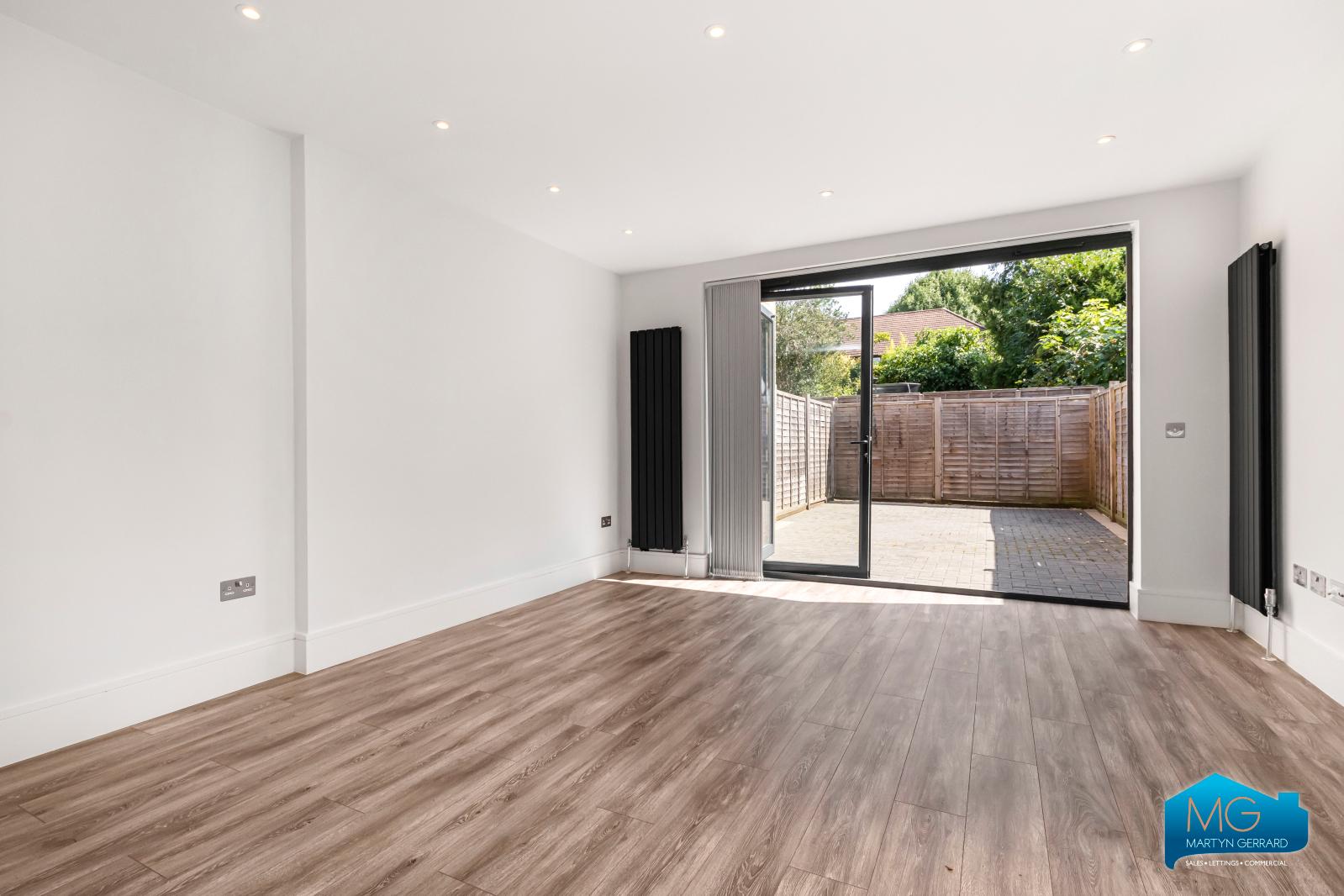 3 bedroom Ground Floor Flat to rent - Martyn Gerrard
