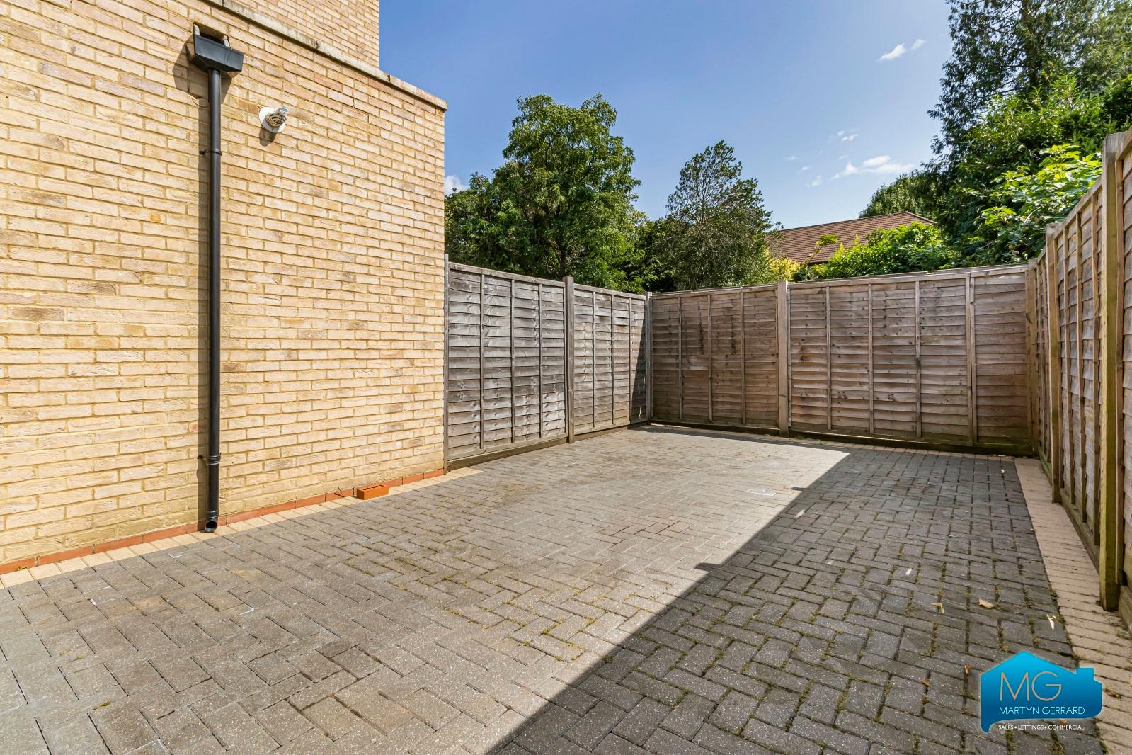 3 bedroom Ground Floor Flat to rent - Martyn Gerrard