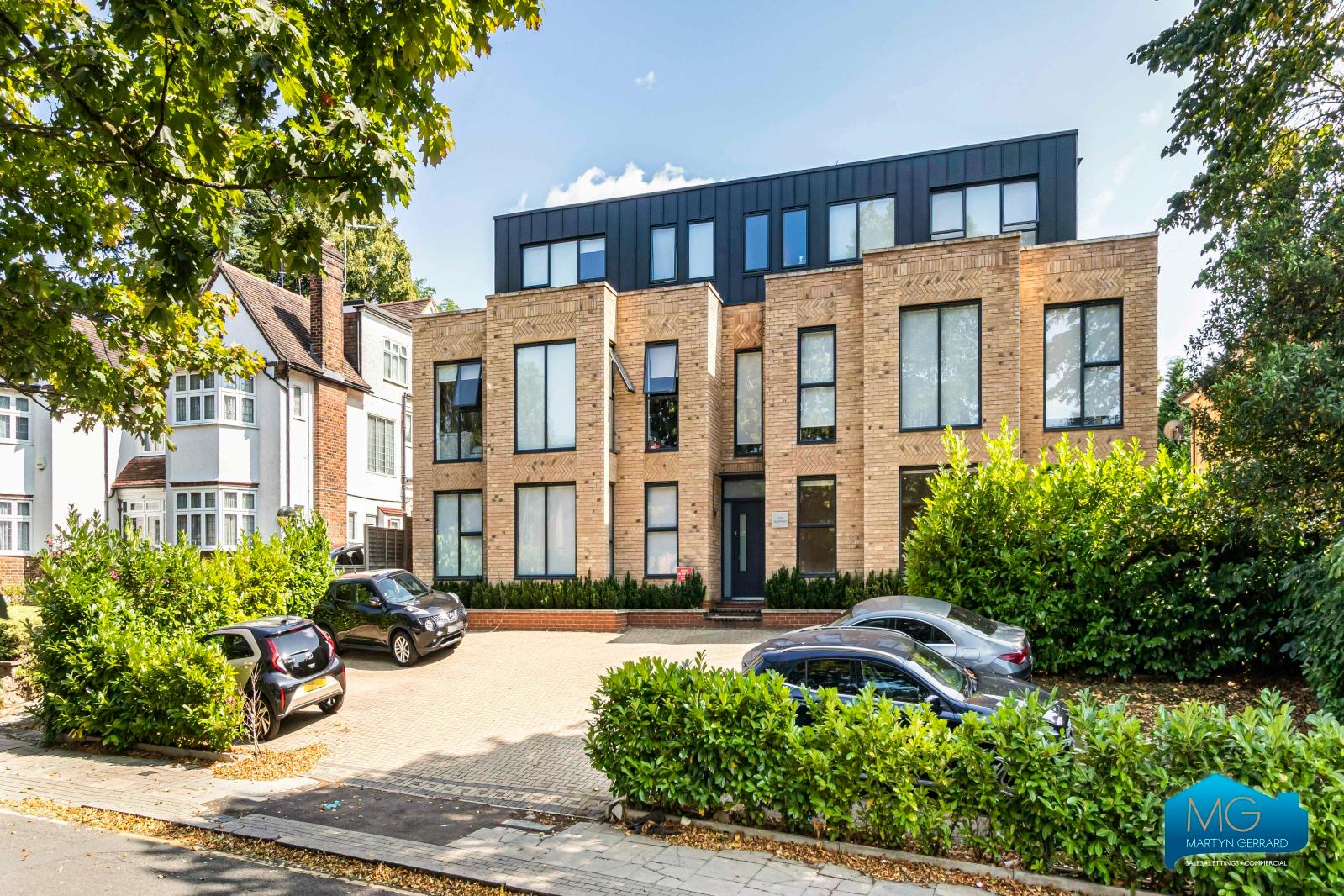 3 bedroom Ground Floor Flat to rent - Martyn Gerrard
