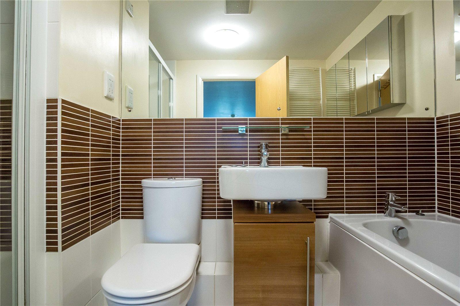 2 bedroom Apartment to rent - Martyn Gerrard