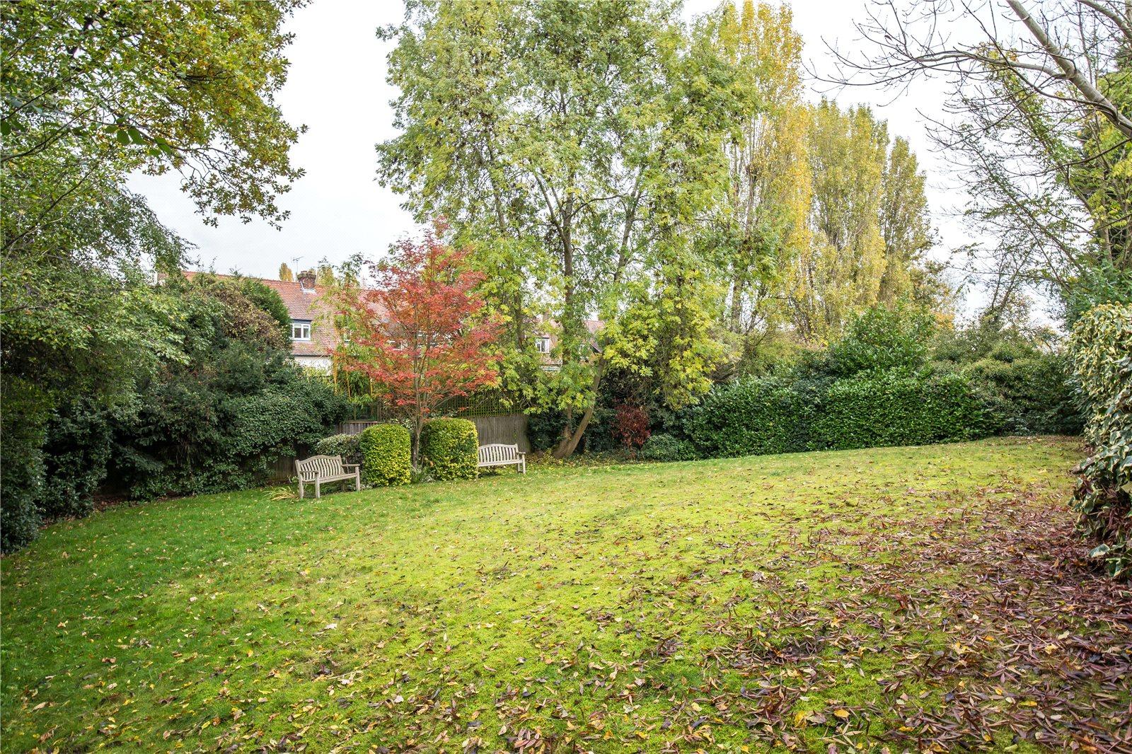 2 bedroom Apartment to rent - Martyn Gerrard