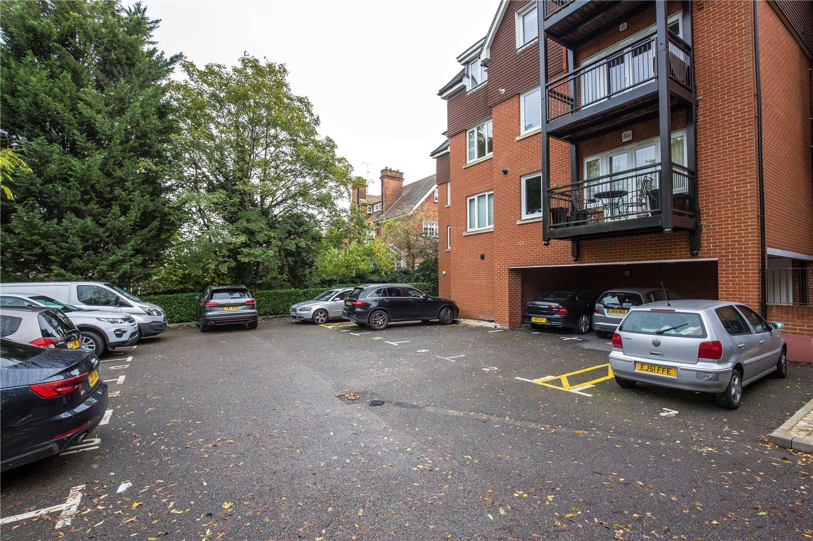 2 bedroom Apartment to rent - Martyn Gerrard