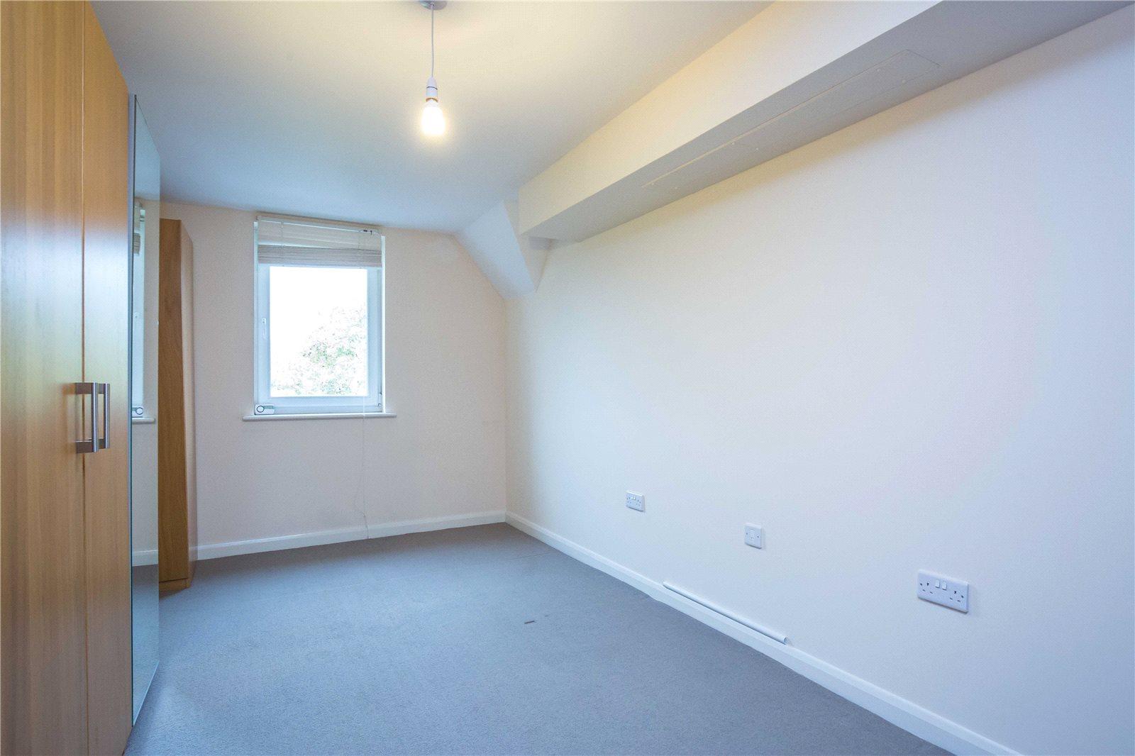2 bedroom Apartment to rent - Martyn Gerrard
