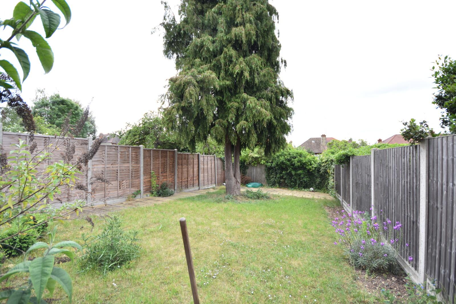 3 bedroom Semi-Detached House to rent - Martyn Gerrard