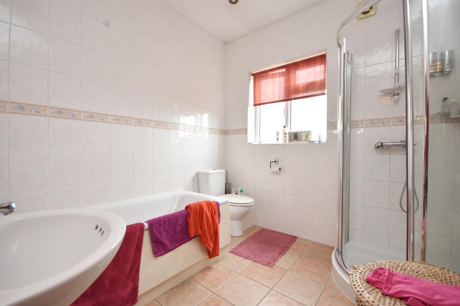 3 bedroom Semi-Detached House to rent + ' - Martyn Gerrard