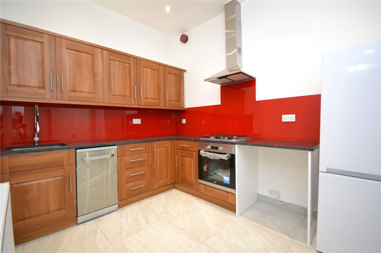 3 bedroom Ground Floor Flat to rent + ' - Martyn Gerrard