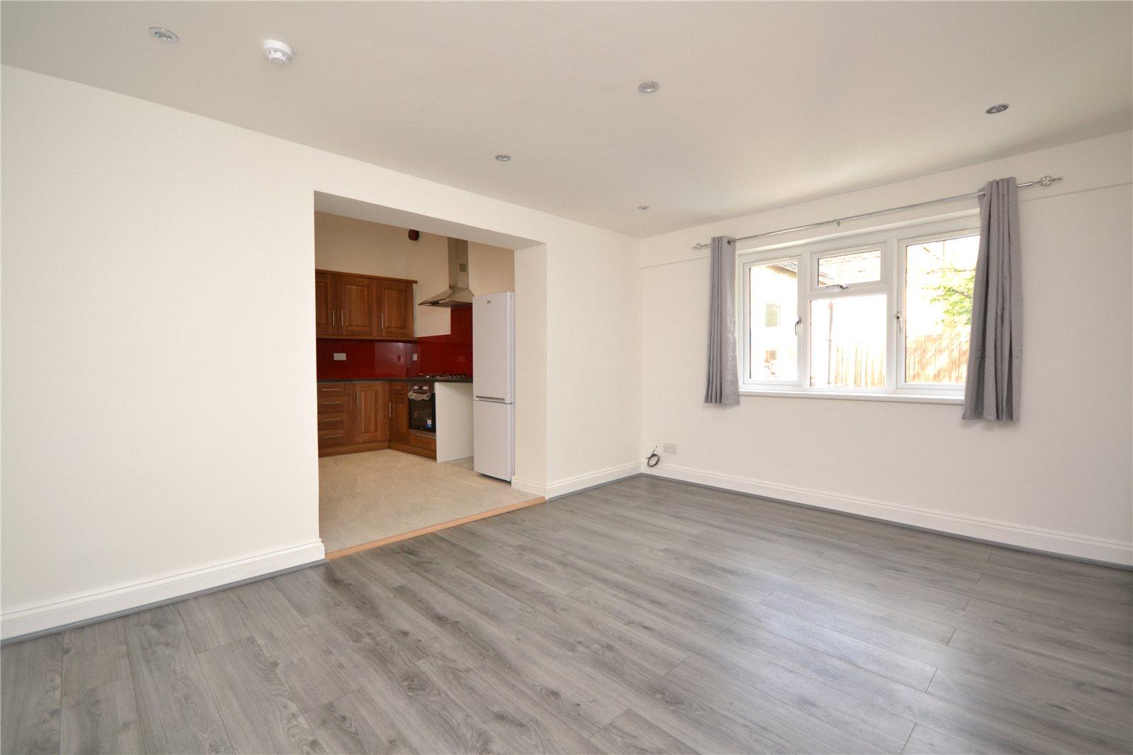 3 bedroom Ground Floor Flat to rent + ' - Martyn Gerrard