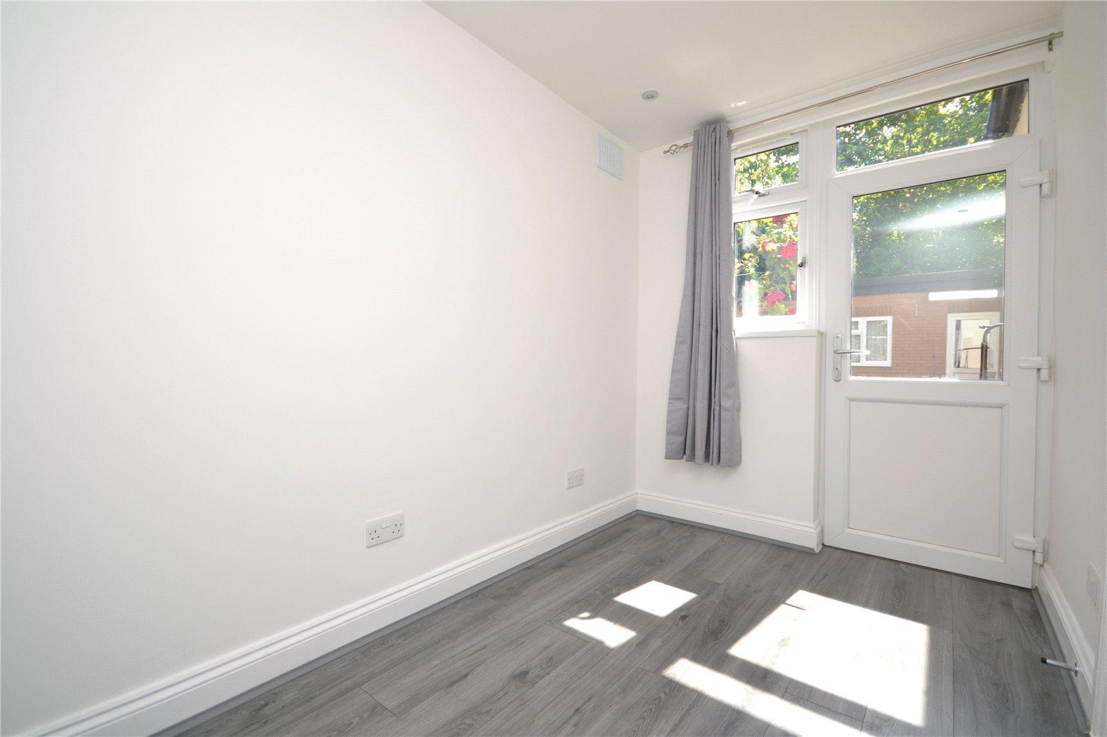 3 bedroom Ground Floor Flat to rent - Martyn Gerrard