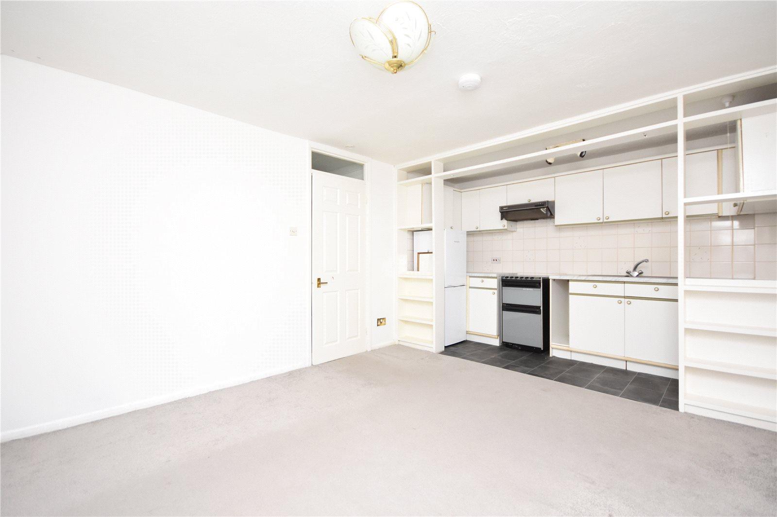 Ground Floor Flat to rent - Martyn Gerrard