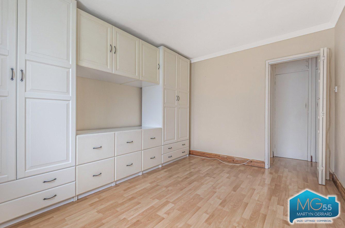 2 bedroom Ground Floor Flat to rent - Martyn Gerrard