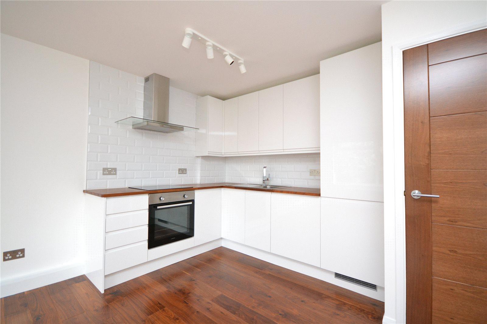 2 bedroom Ground Floor Flat to rent + ' - Martyn Gerrard