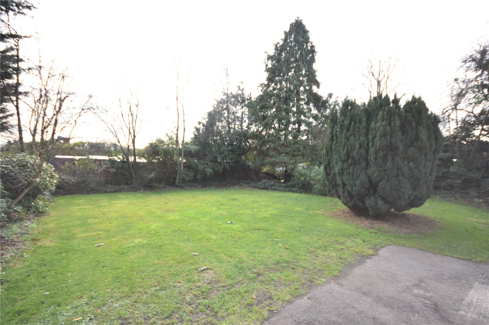 2 bedroom Ground Floor Flat to rent - Martyn Gerrard