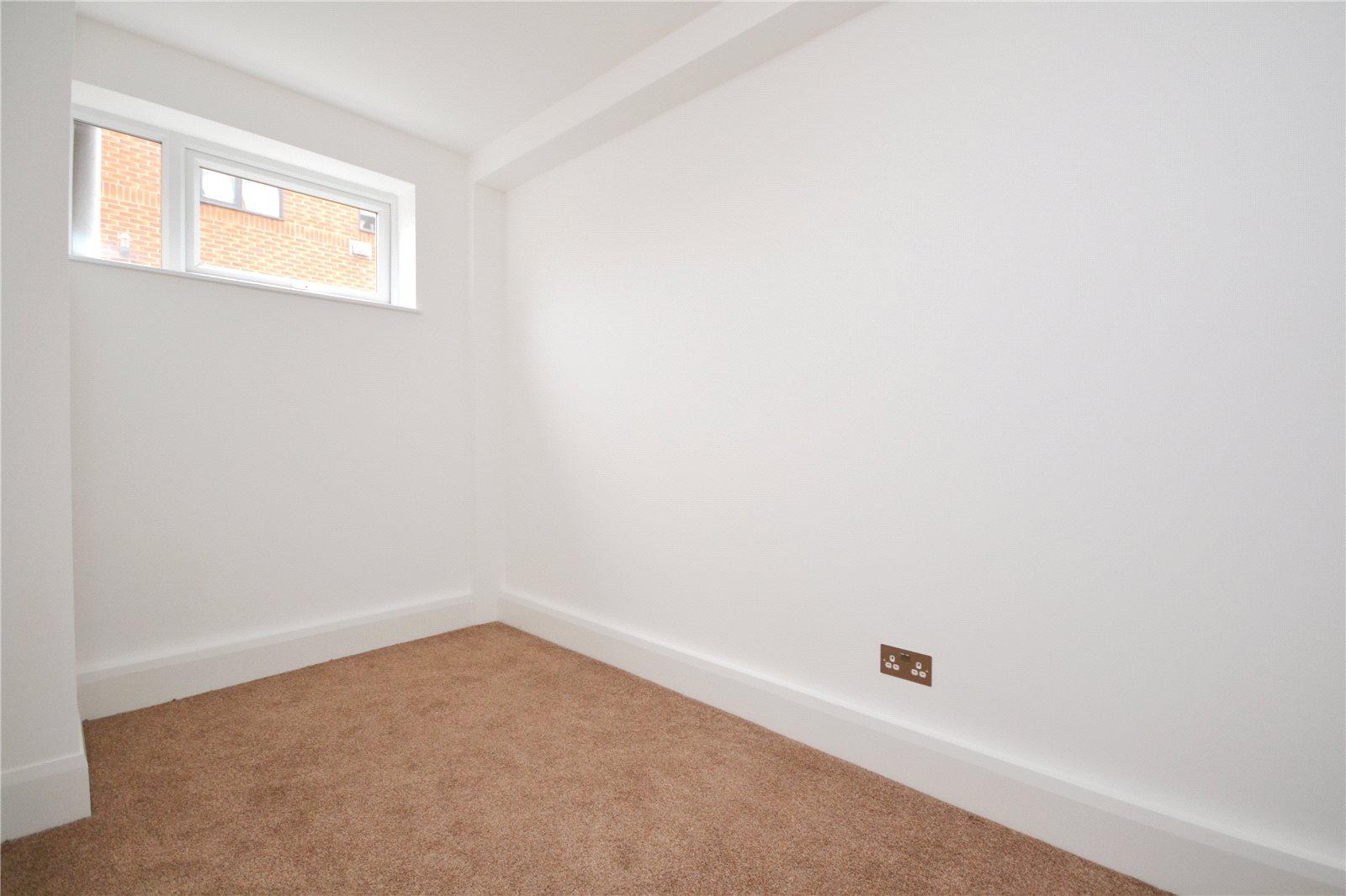 2 bedroom Ground Floor Flat to rent - Martyn Gerrard