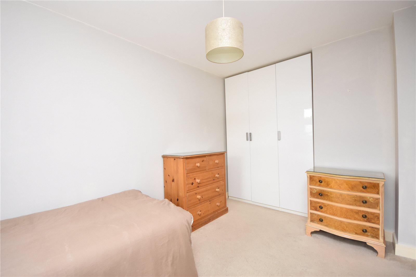 2 bedroom Apartment to rent - Martyn Gerrard