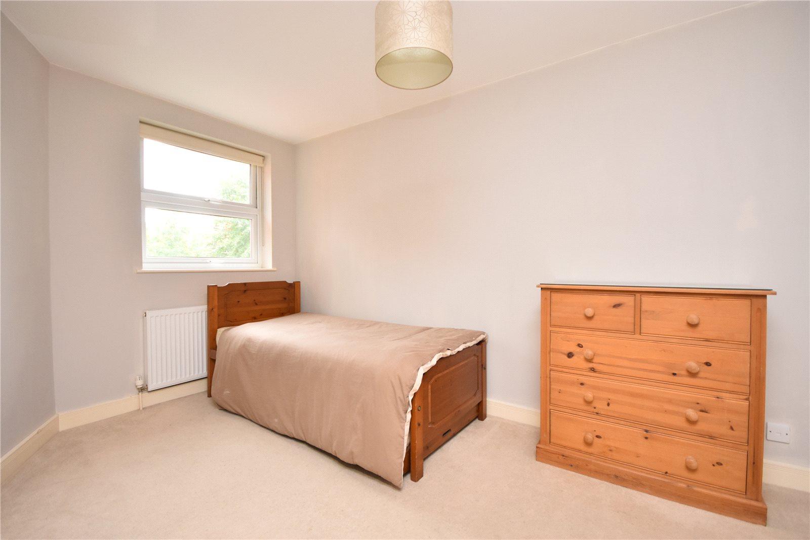 2 bedroom Apartment to rent - Martyn Gerrard