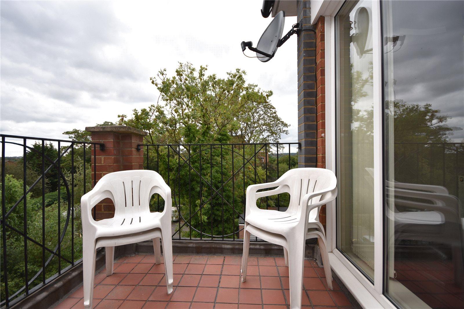 2 bedroom Apartment to rent - Martyn Gerrard