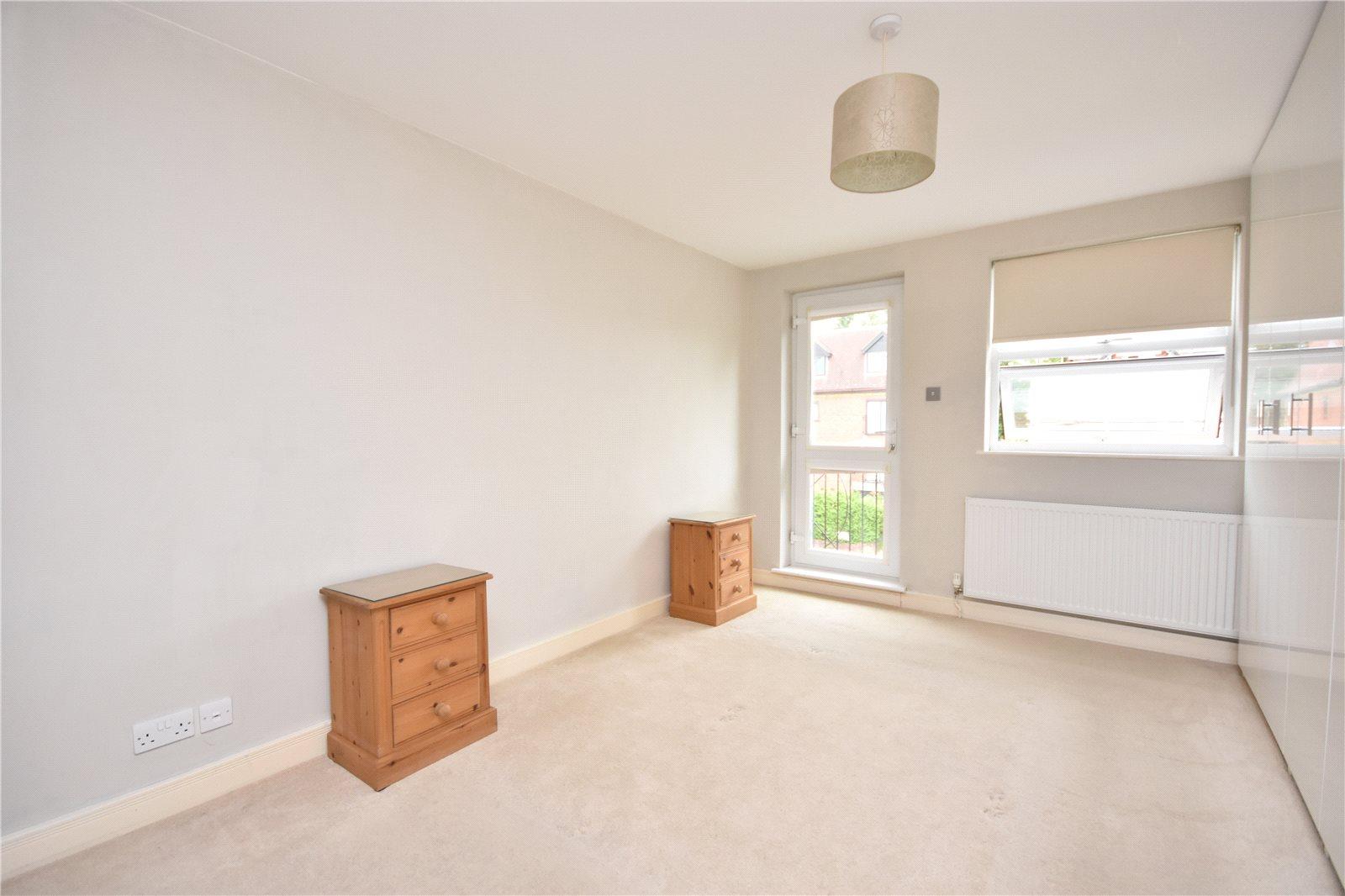 2 bedroom Apartment to rent - Martyn Gerrard