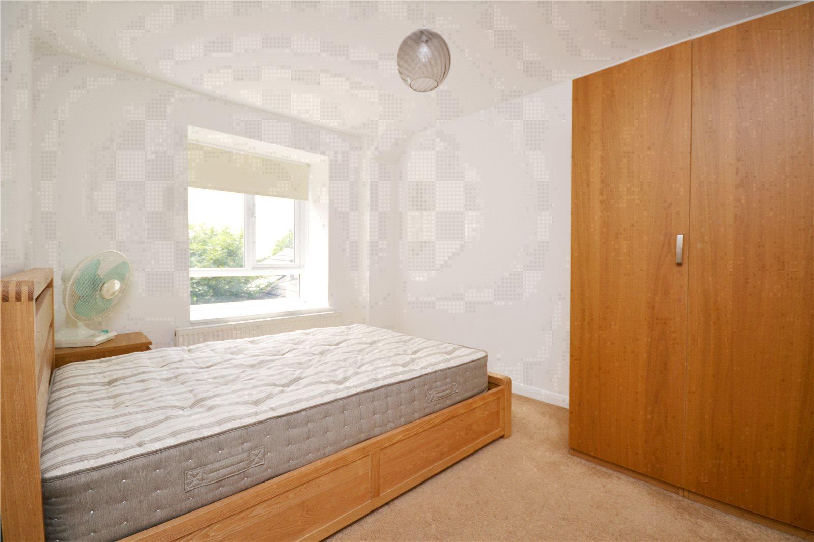 2 bedroom Apartment to rent - Martyn Gerrard