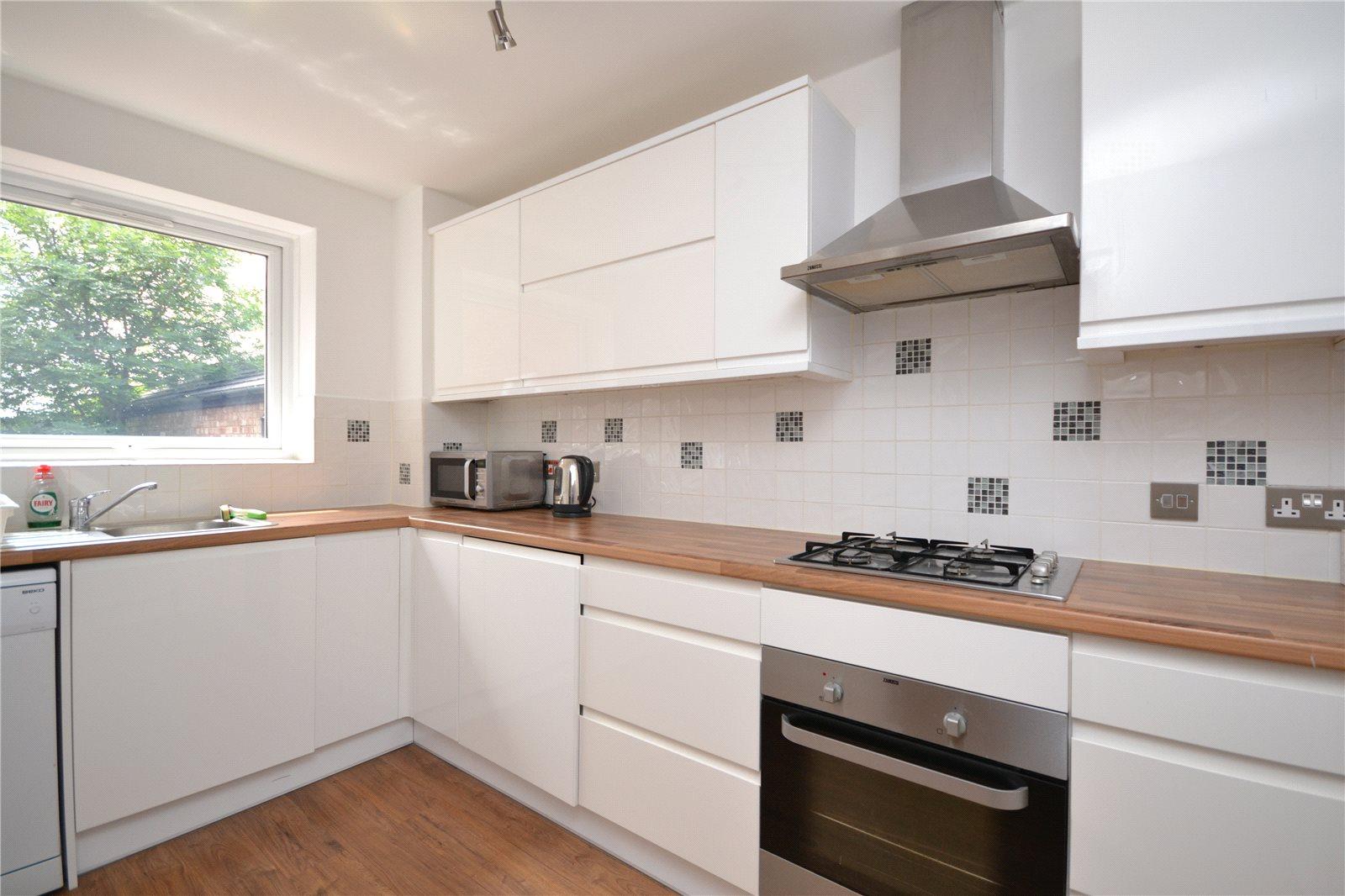 Nether Street, North Finchley, London, N12+ - Martyn Gerrard